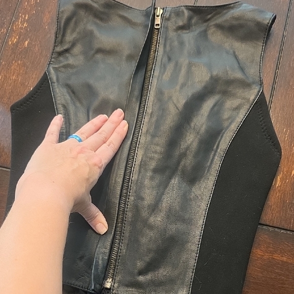 Black Leather Lace-Up Tank Top - Picture 4 of 6